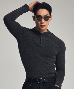 케이블 니트 헨리넥 머슬핏티셔츠 차콜