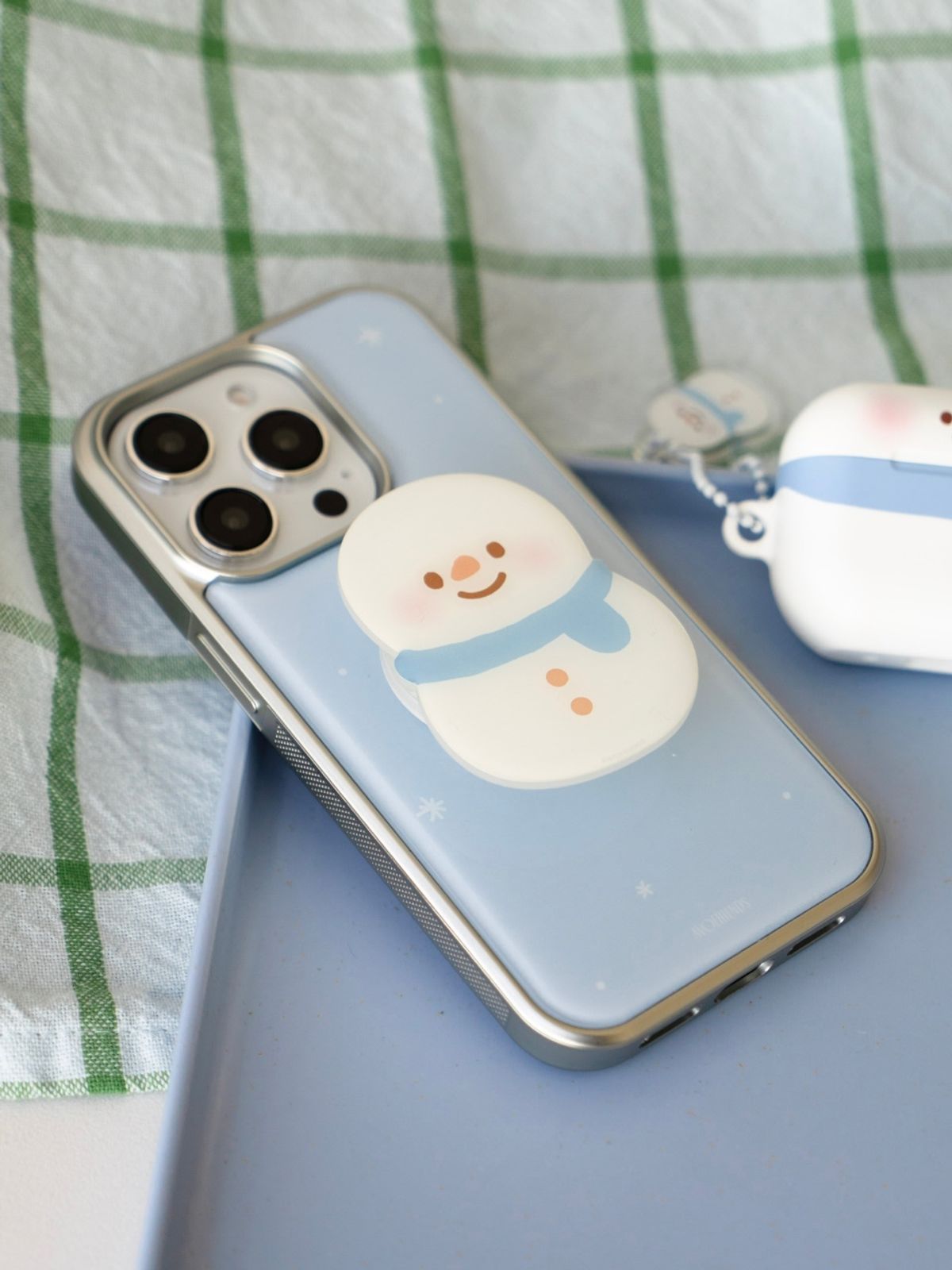 아보프렌즈(AVO FRIENDS) 스카이블루 스노우 에폭시 실버 범퍼 / 맥세이프 폰케이스