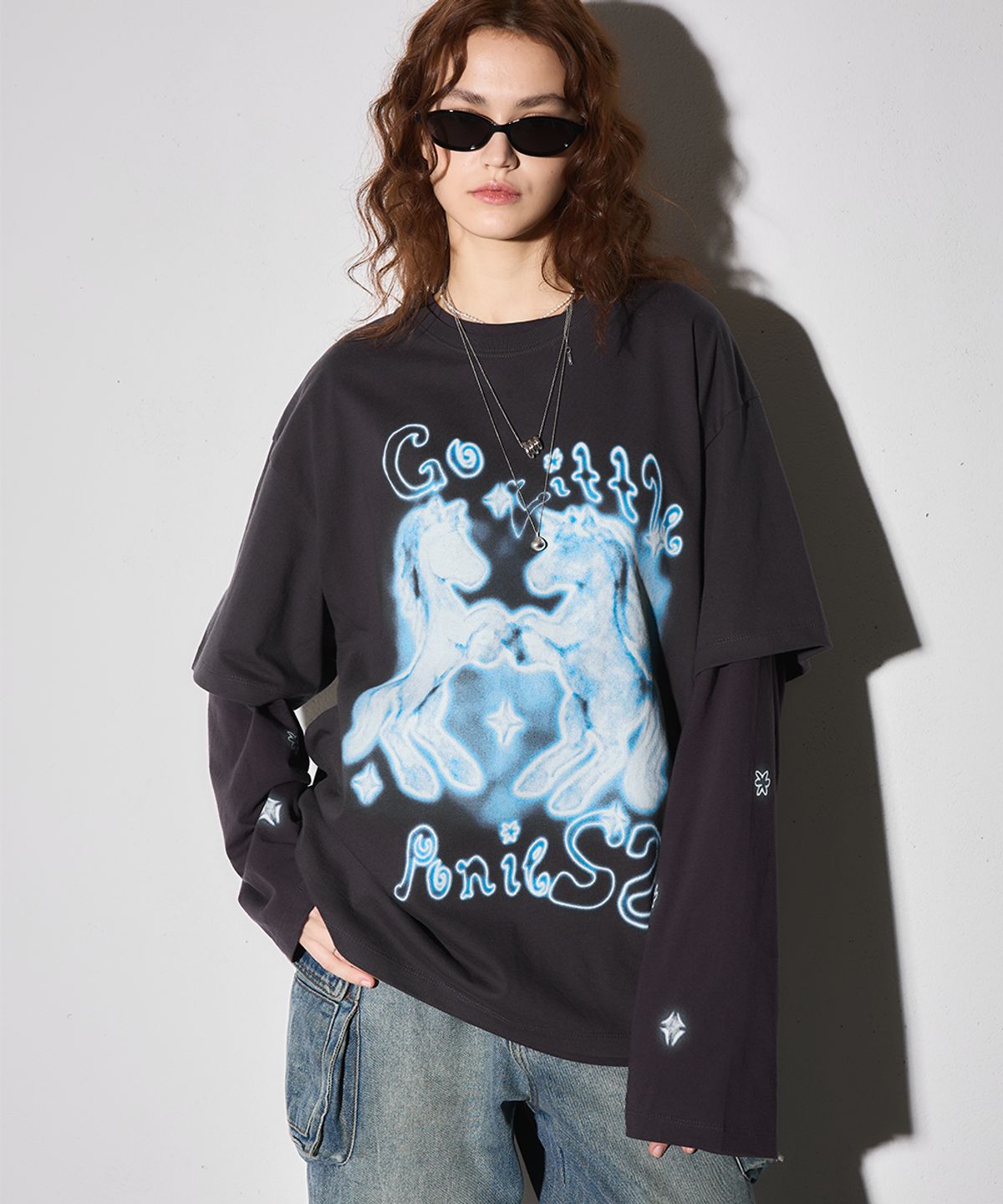 이이이알알알(EEERRR) Go pony artwork t-shrit (Charcoal)