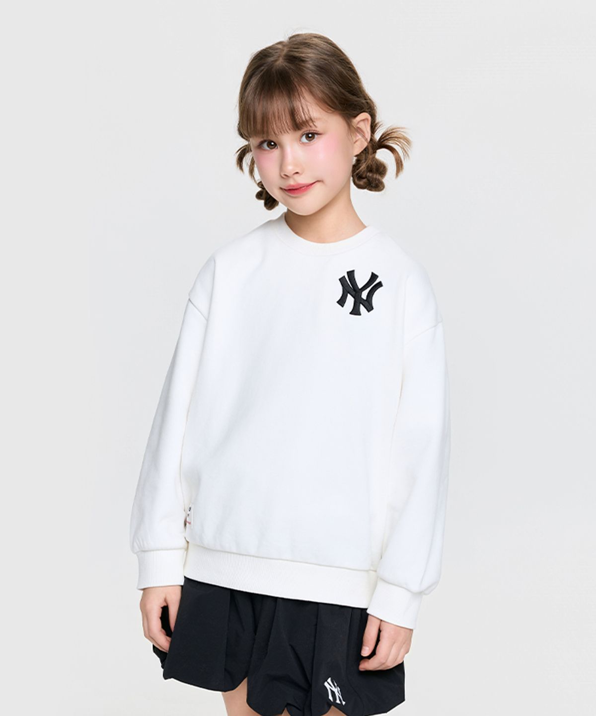 엠엘비 키즈(MLB KIDS) 스포티브 베이직 레터링 맨투맨 NY (Ivory)