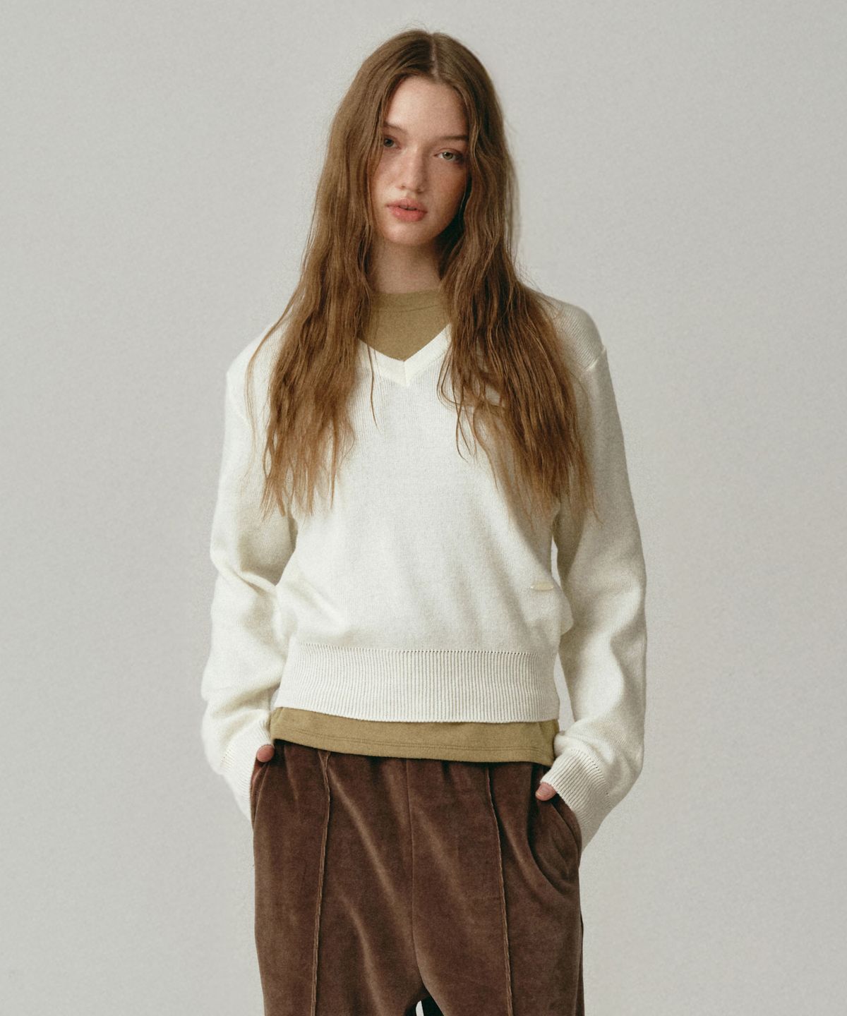 로시로우(LOSSYROW) Soft V-Neck Knit Cream