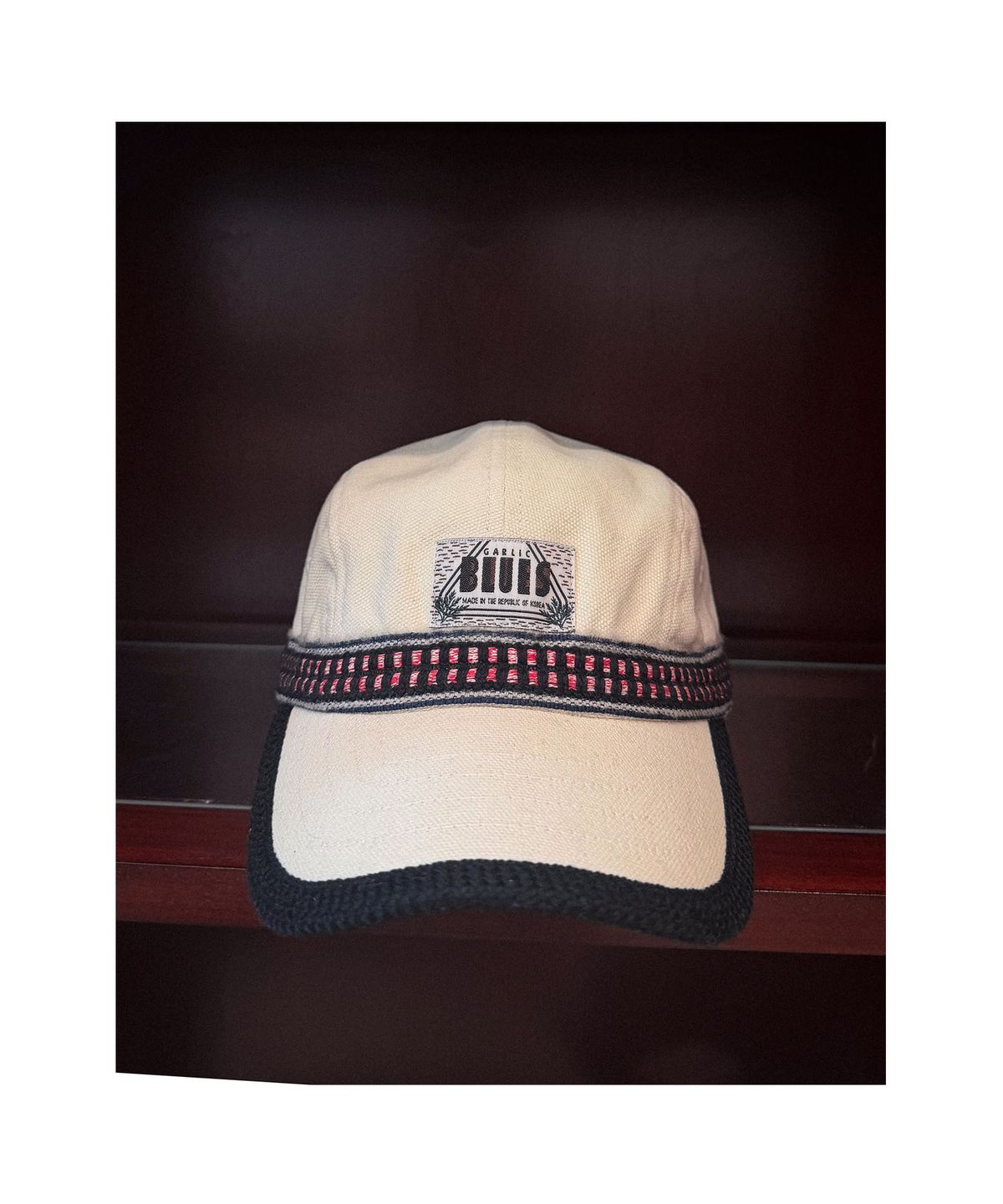 갈릭 블루스(GARLICBLUES) RED BULLET STRIPE CAMP CAP (IVORY)