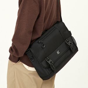 VEYON Messenger Bag BLACK