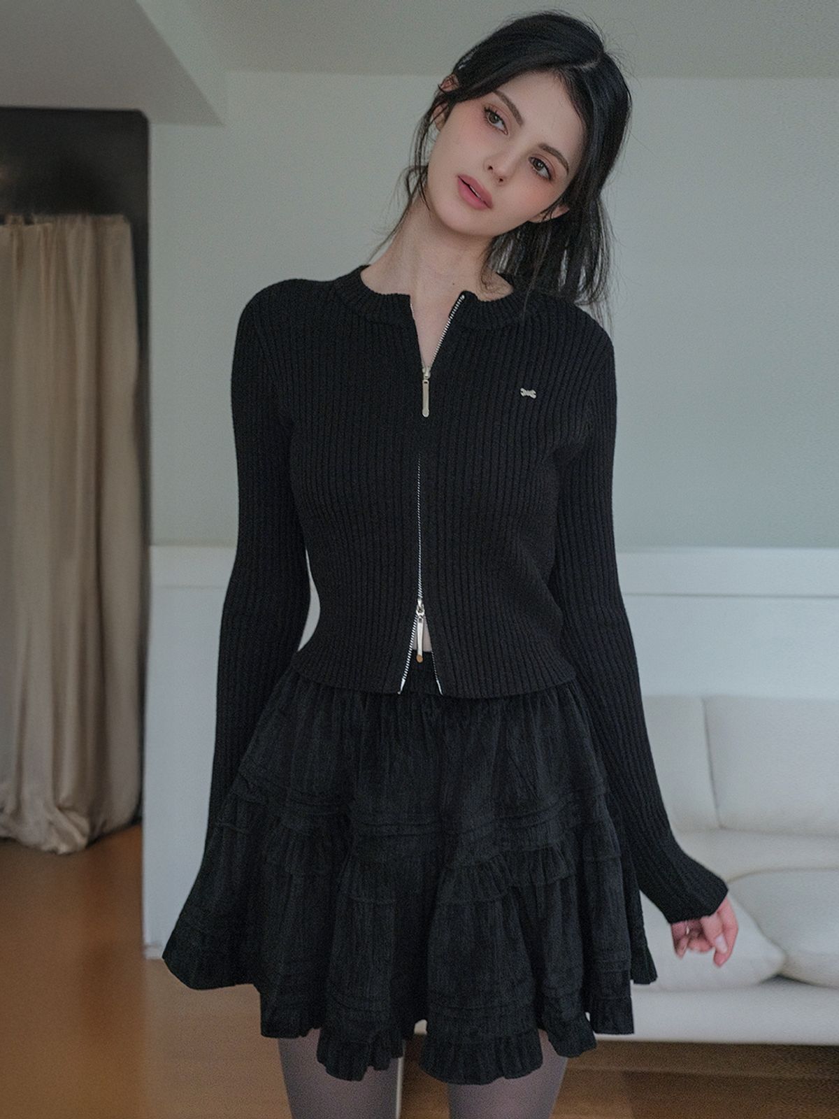 쿨키튼(KOOLKITTEN) Ribbed Cropped Zip-Up Cardigan