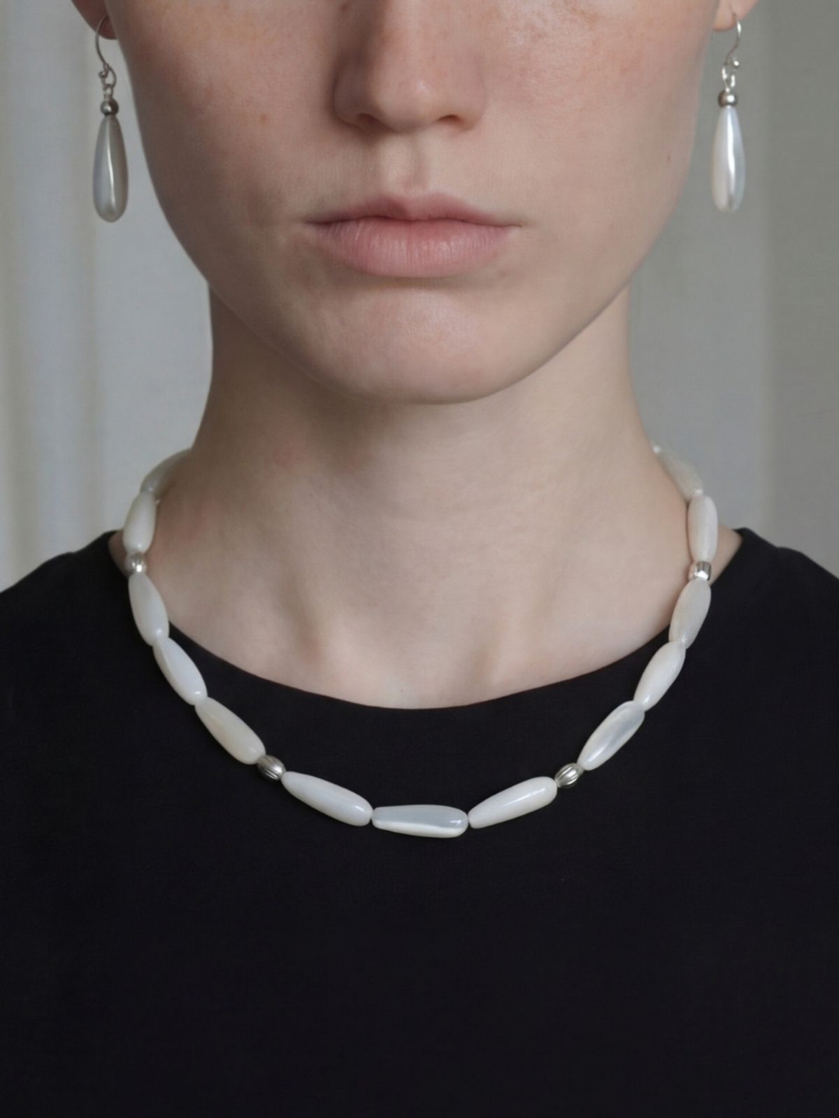 리엔느와르(leeENoir) Glow White Shell Necklace
