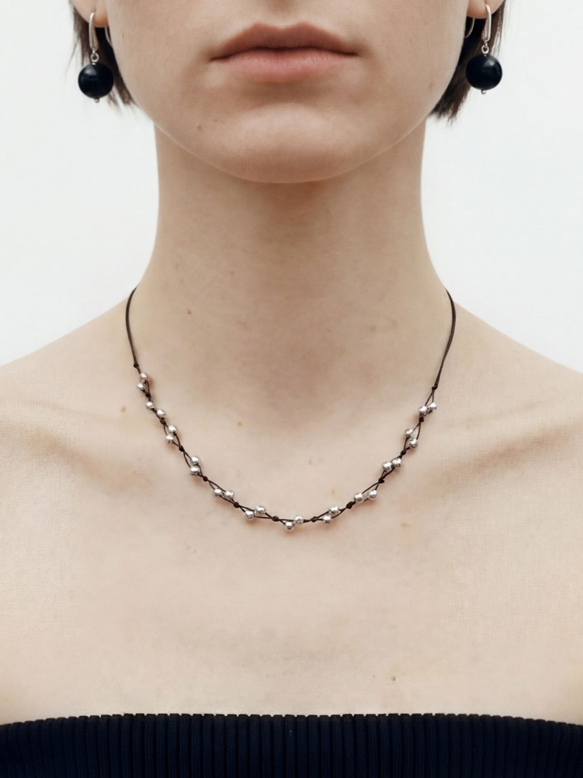 리엔느와르(leeENoir) Black Bubble String choker