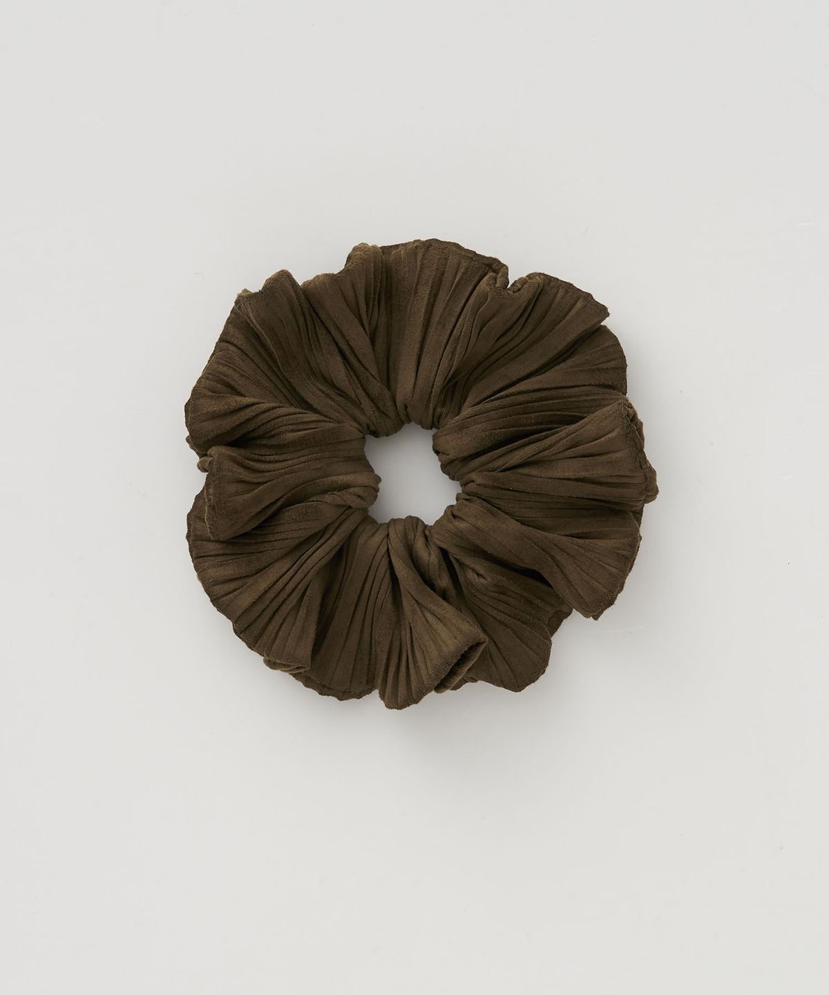 더라이(THERYE) Suede Pleats Scrunchie(Khaki)