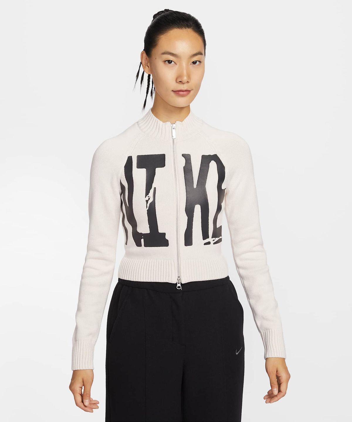 나이키(NIKE) 스포츠웨어 타이트 그래픽 풀집 스웨터 W - 초크:블랙 / IF4414-104