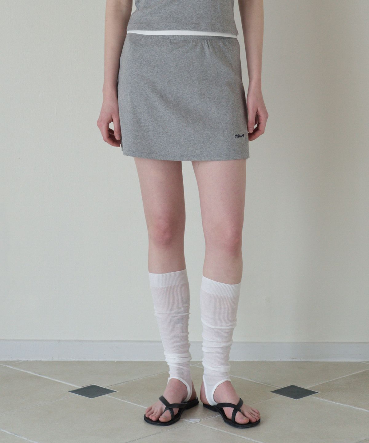 튜드먼트(TTUDEMENT) 50s EMBROIDERED MINI PANTSKIRT_MELANGE GREY
