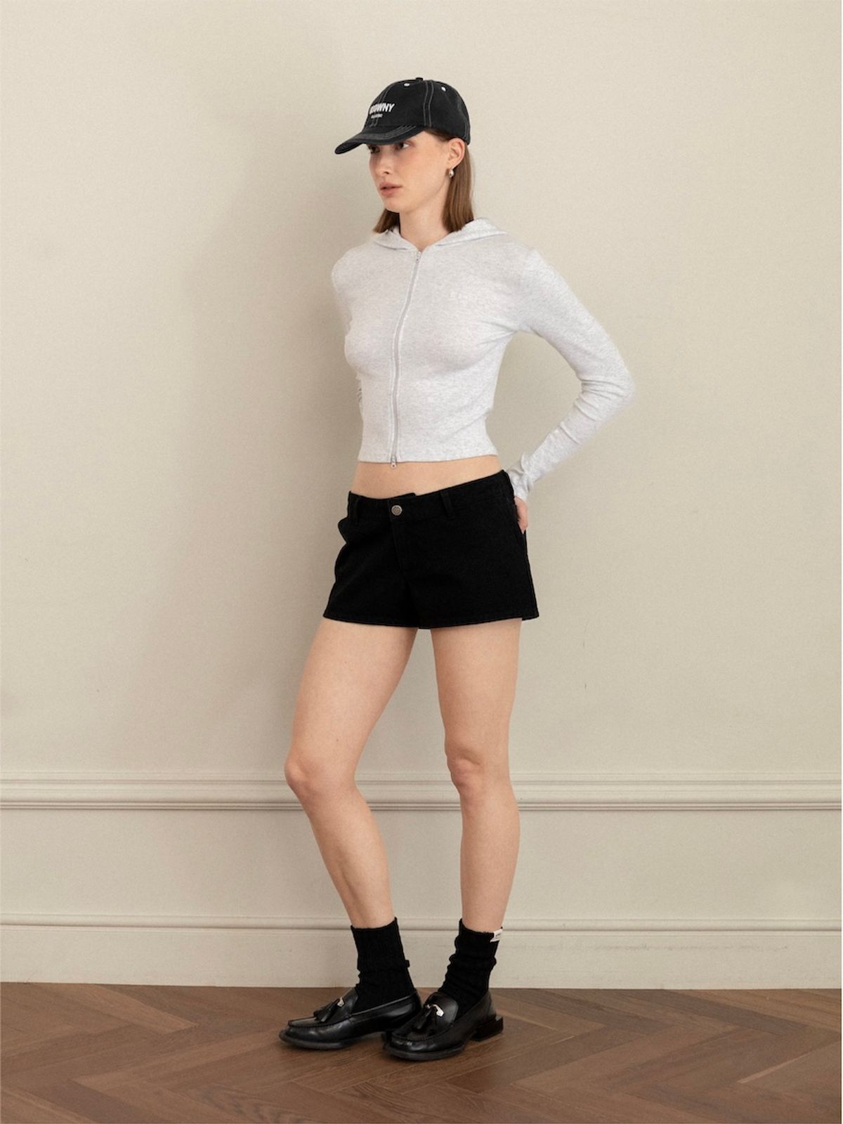 글로니(GLOWNY) THE RACHEL DENIM SHORTS (BLACK)