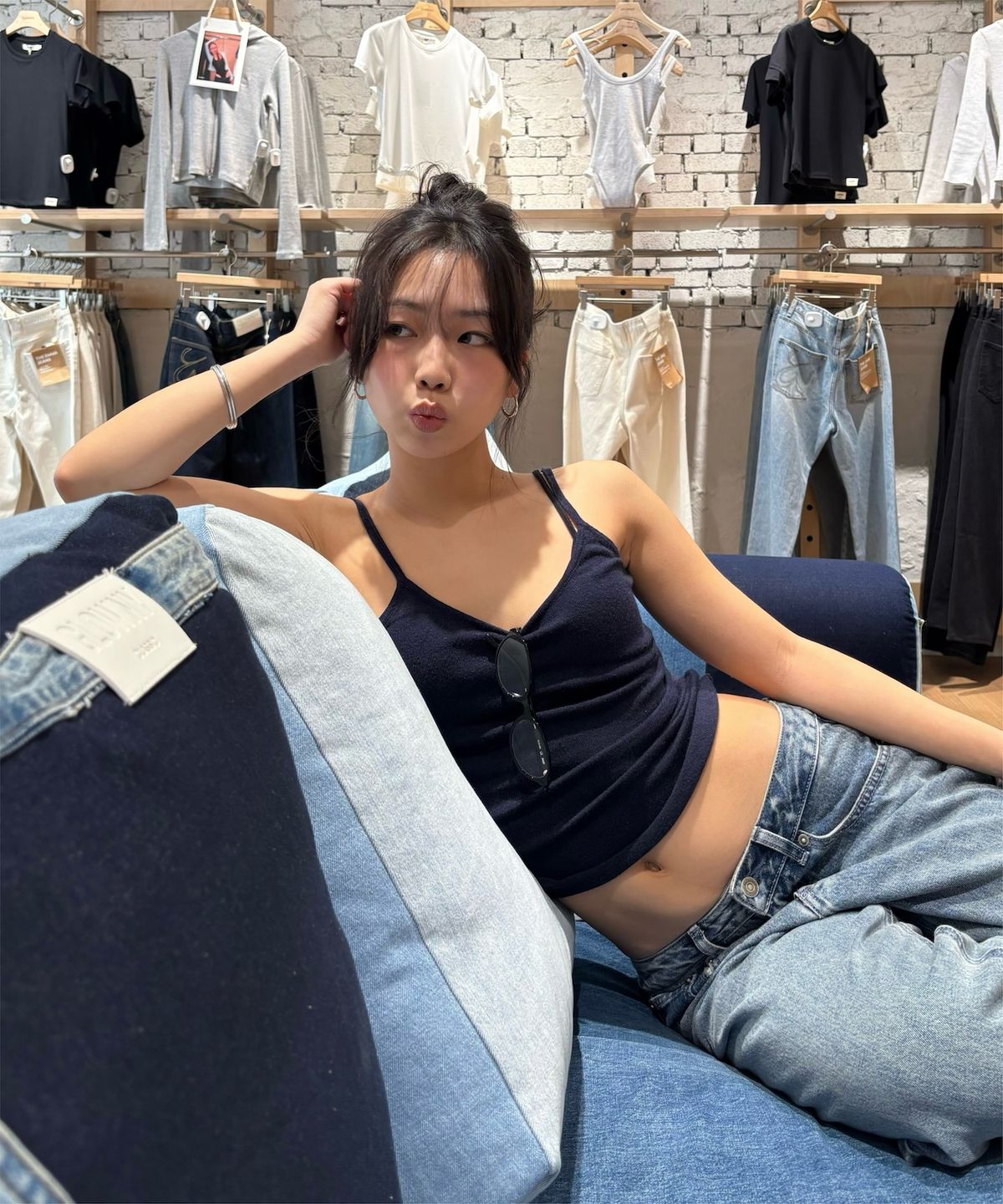 글로니(GLOWNY) G CLASSIC KNIT CAMISOLE (NAVY)