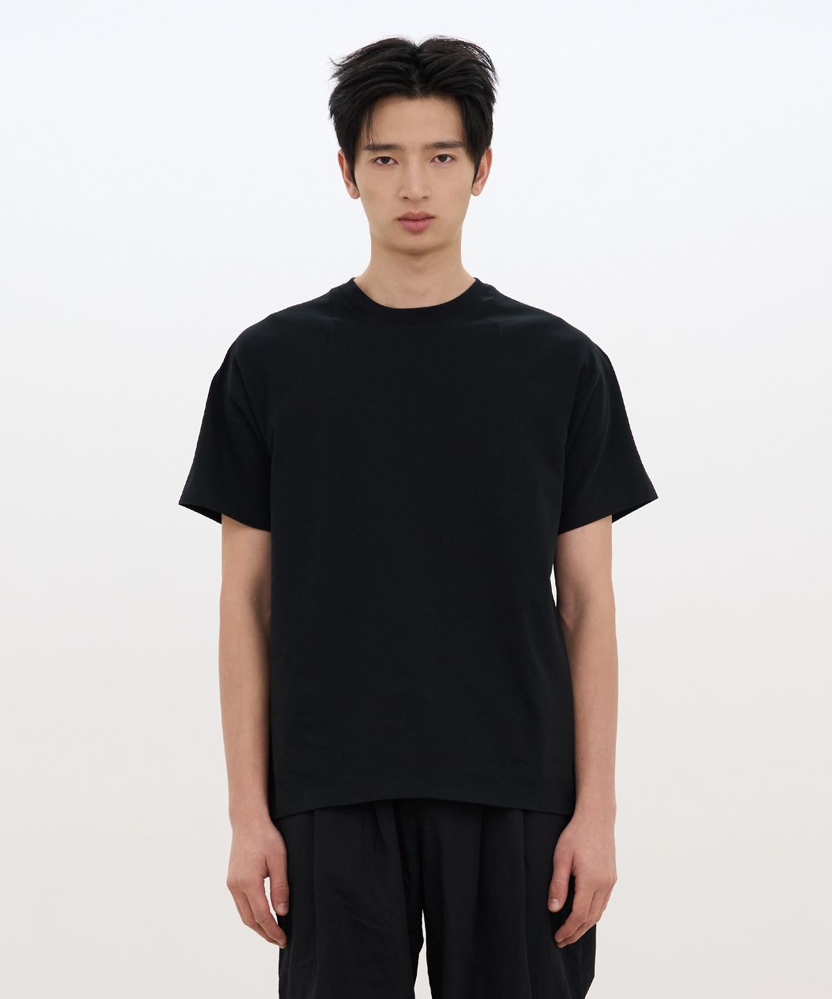 카사카사(KASAKASA) Curved Raglan T-Shirt Black