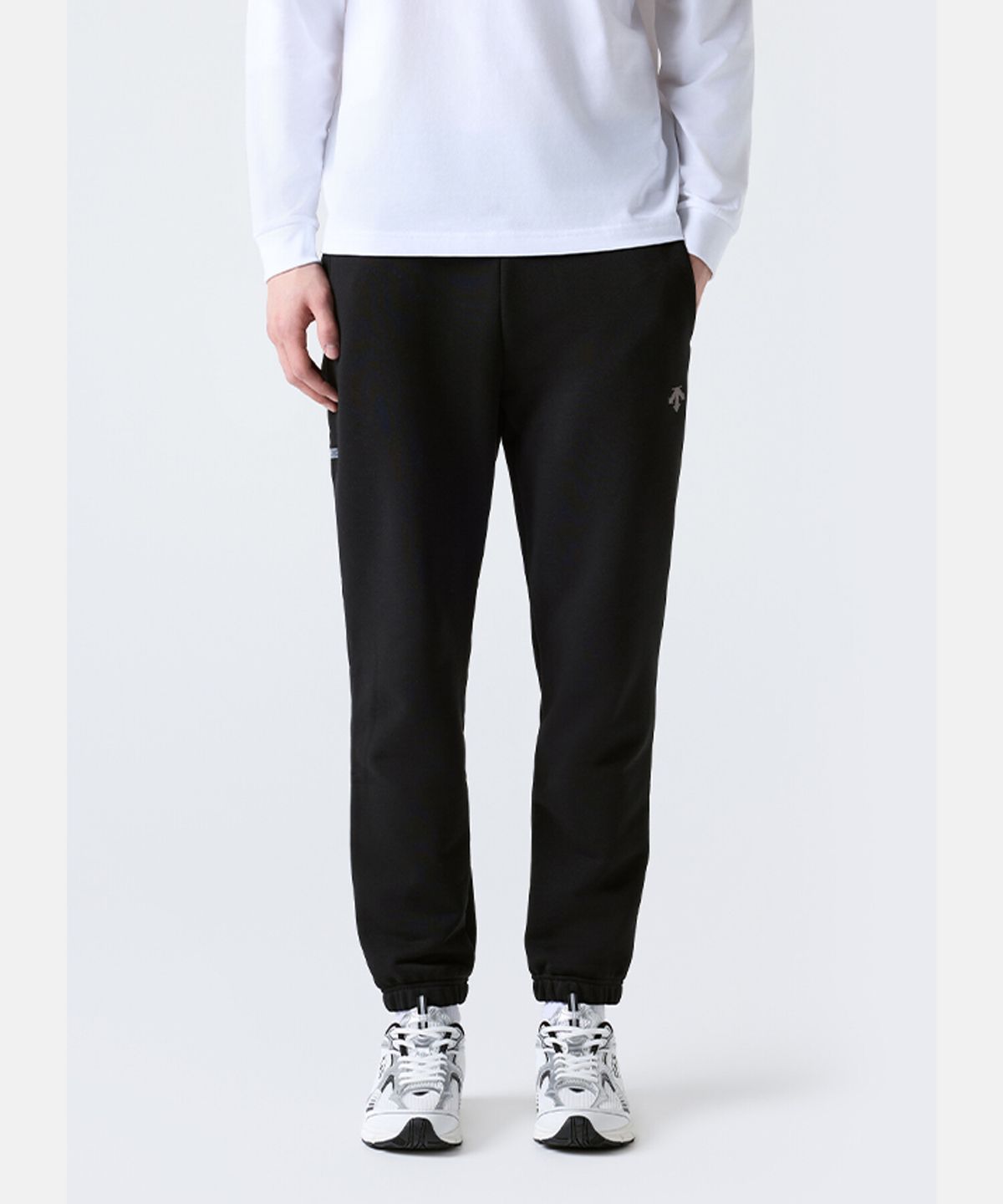 데상트(DESCENTE) 스포츠테리 조거 팬츠 블랙 SR123UFP11