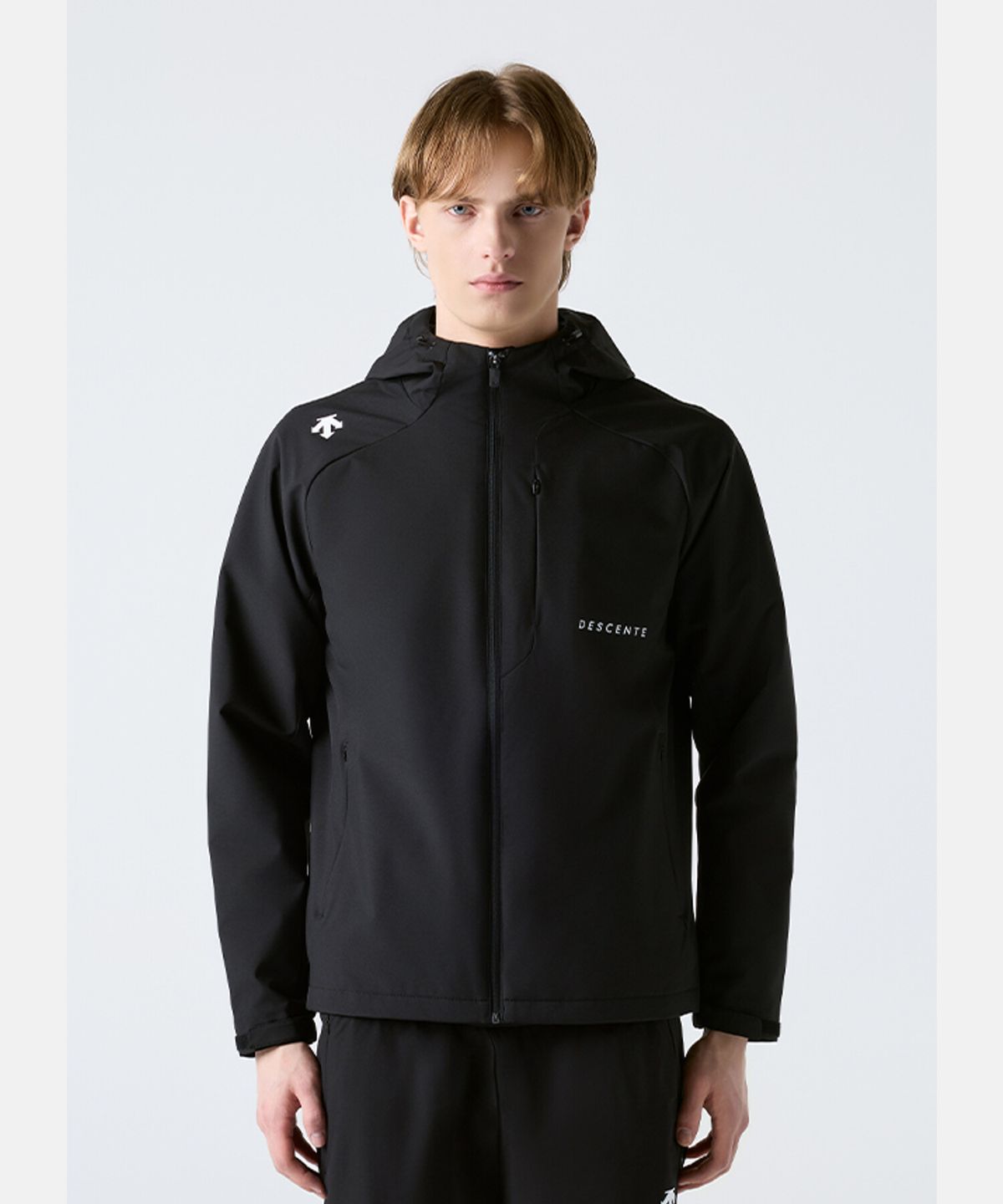데상트(DESCENTE) 기모 안감 후드형 바람막이 블랙 SR123UJK11