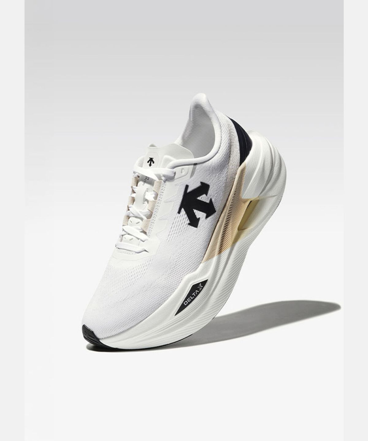 데상트(DESCENTE) 델타프로 어드밴스 V2 베이지 화이트 SR113RRN12