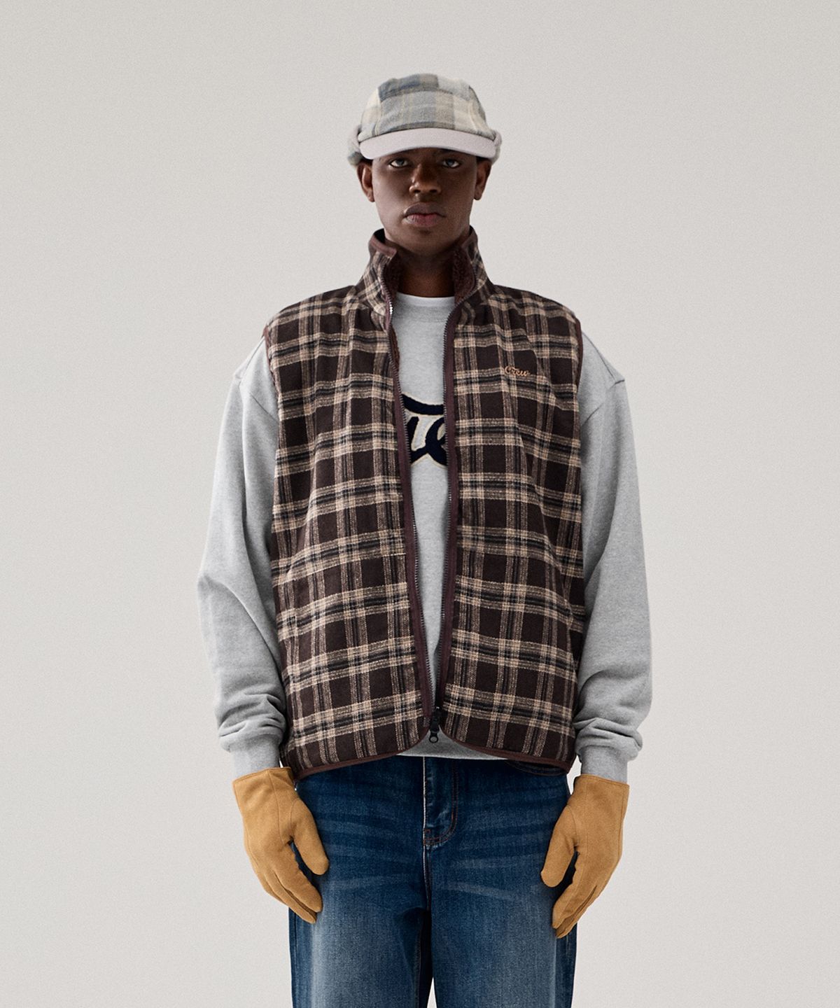 크루멤버스온리(CREW MEMBERS ONLY) REVERSIBLE FLEECE VEST BROWN