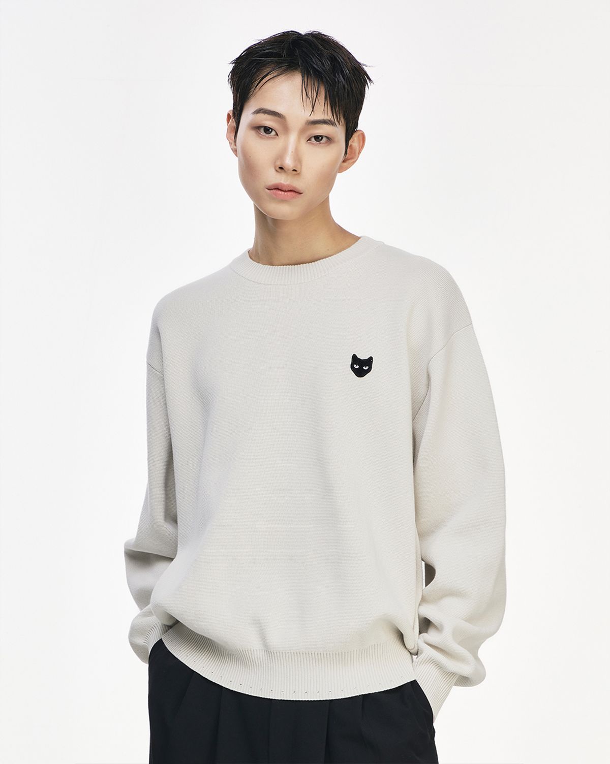 지제로 송지오(ZZERO SONGZIO) 지제로 팬서 크루넥 니트 아이보리 SI2KT800IV