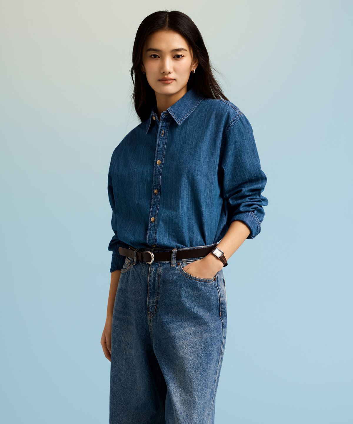 스파오(SPAO) 여성 레귤러핏 데님 셔츠_SPYJG23G01