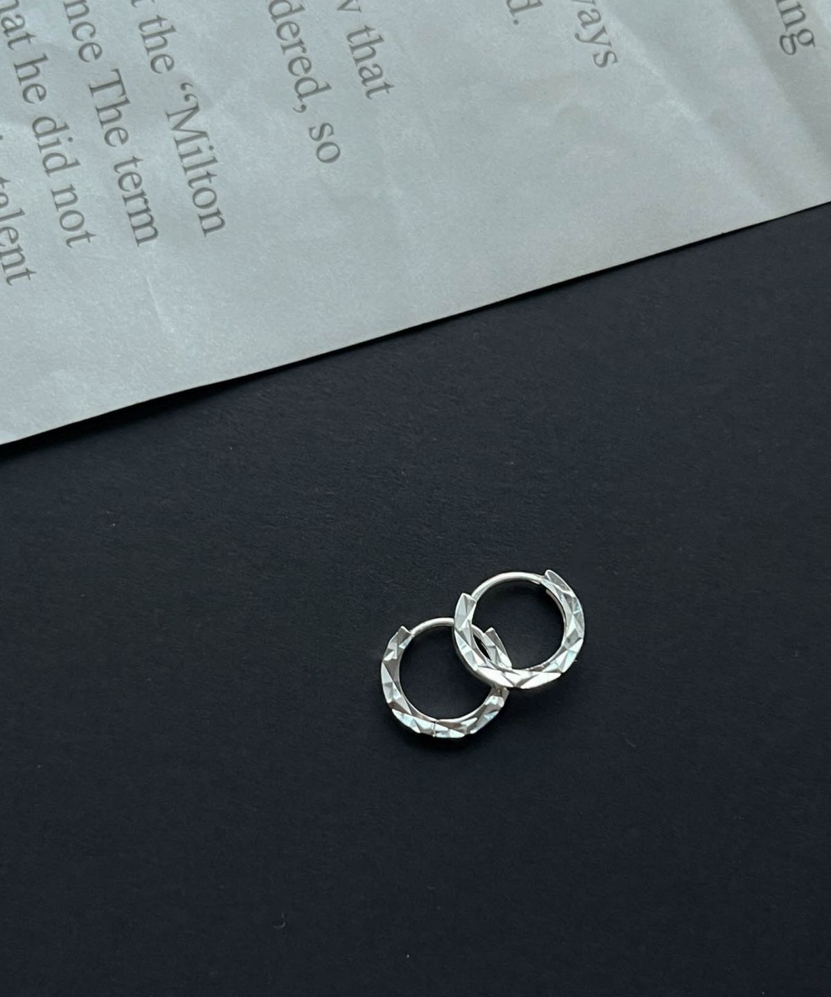 바라두(BARADU) 925 Facet cutting hoop earrings