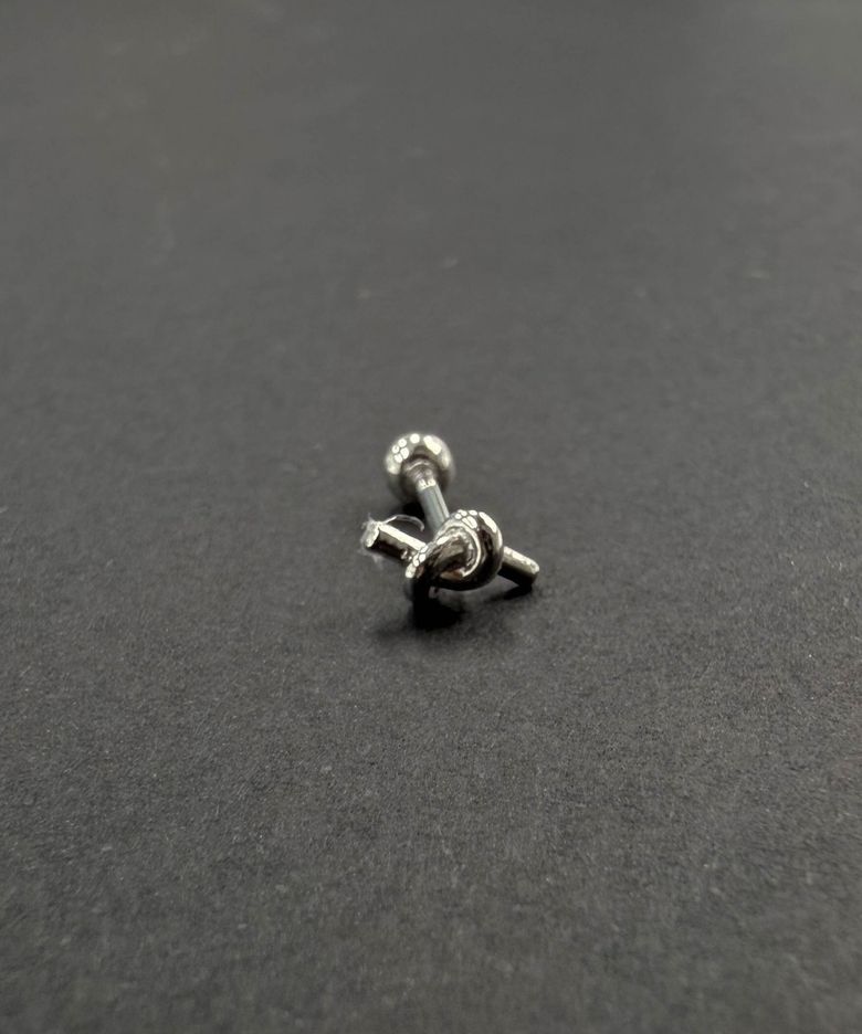 925 Knot point piercing (single)