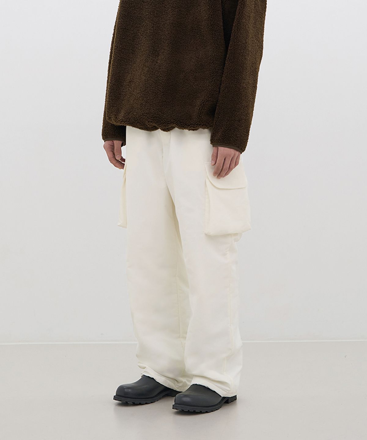 카사카사(KASAKASA) Padded Cargo Pants Cream