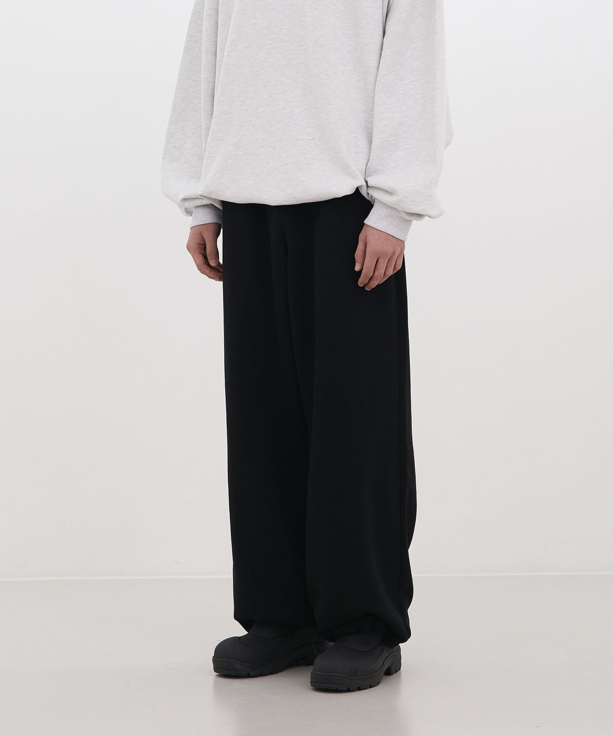 카사카사(KASAKASA) Wool Drawstring Sweatpants Black