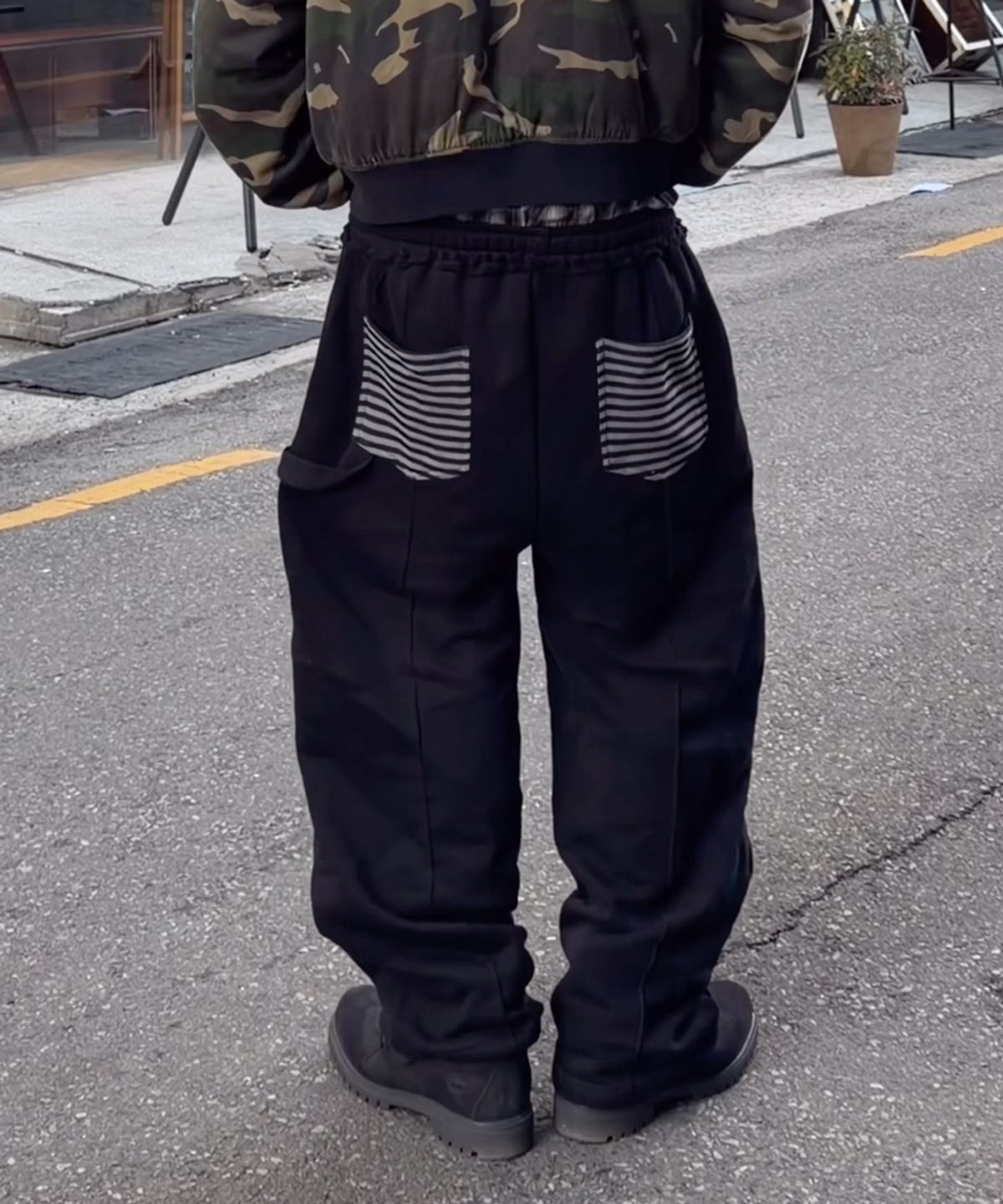 마하그리드(MAHAGRID) STRIPE POCKET SWEAT PANT BLACK(MG2FFMPA08A)