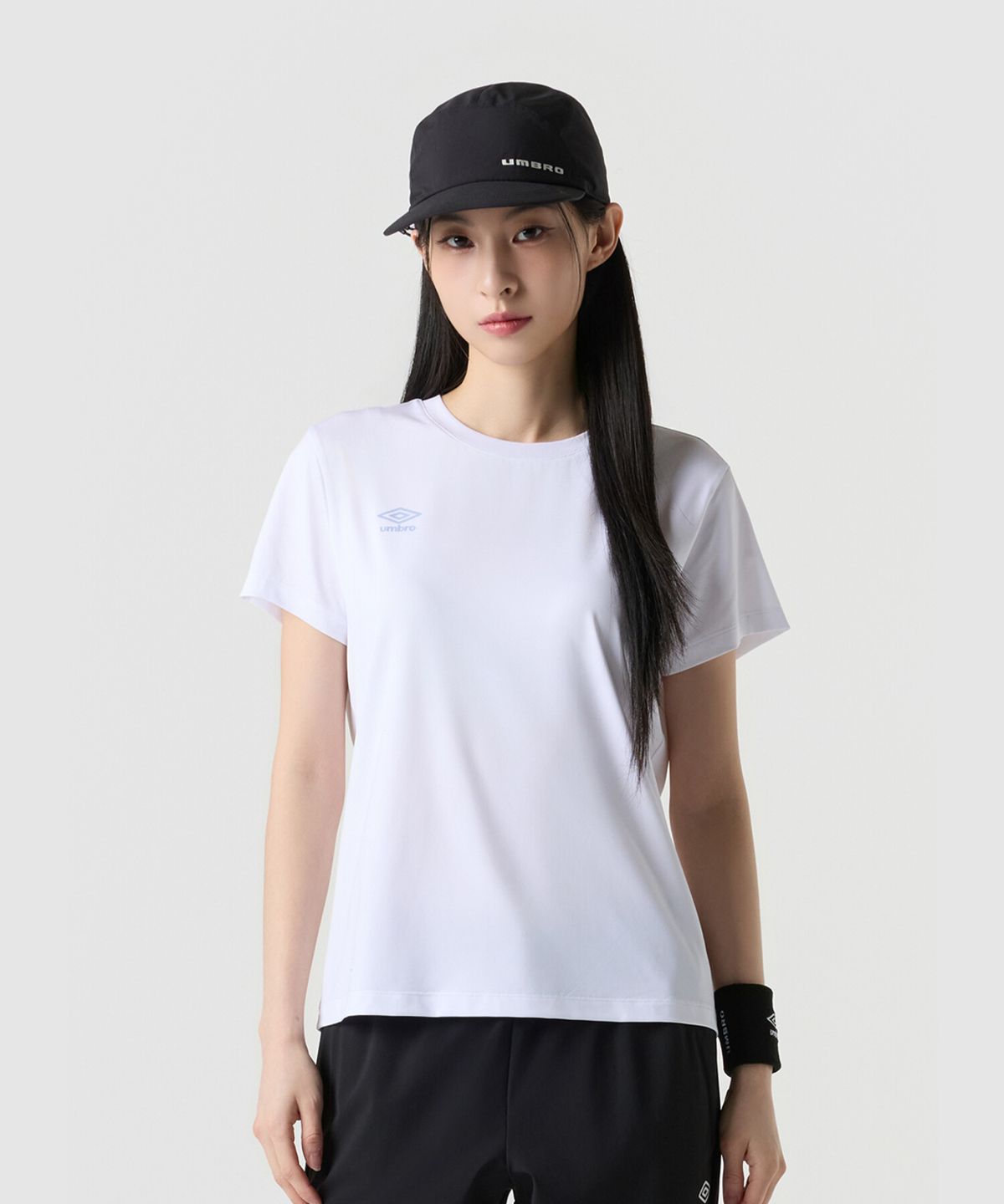 엄브로(UMBRO) 폴리 스판 우먼스 스몰로고 반팔 티셔츠 화이트 UR122SRS12