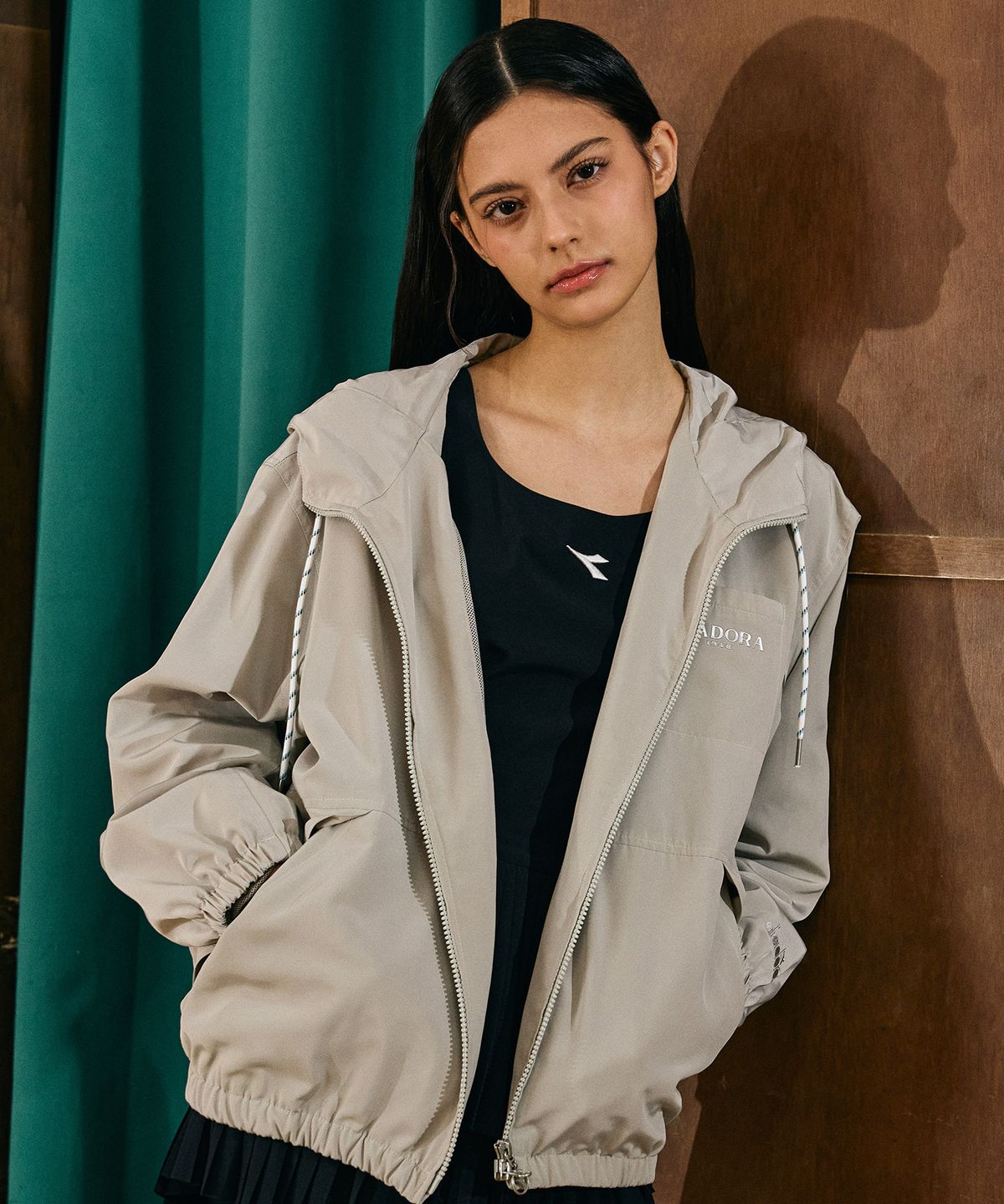 디아도라(diadora) 스트링 포인트 우븐 자켓 BEIGE