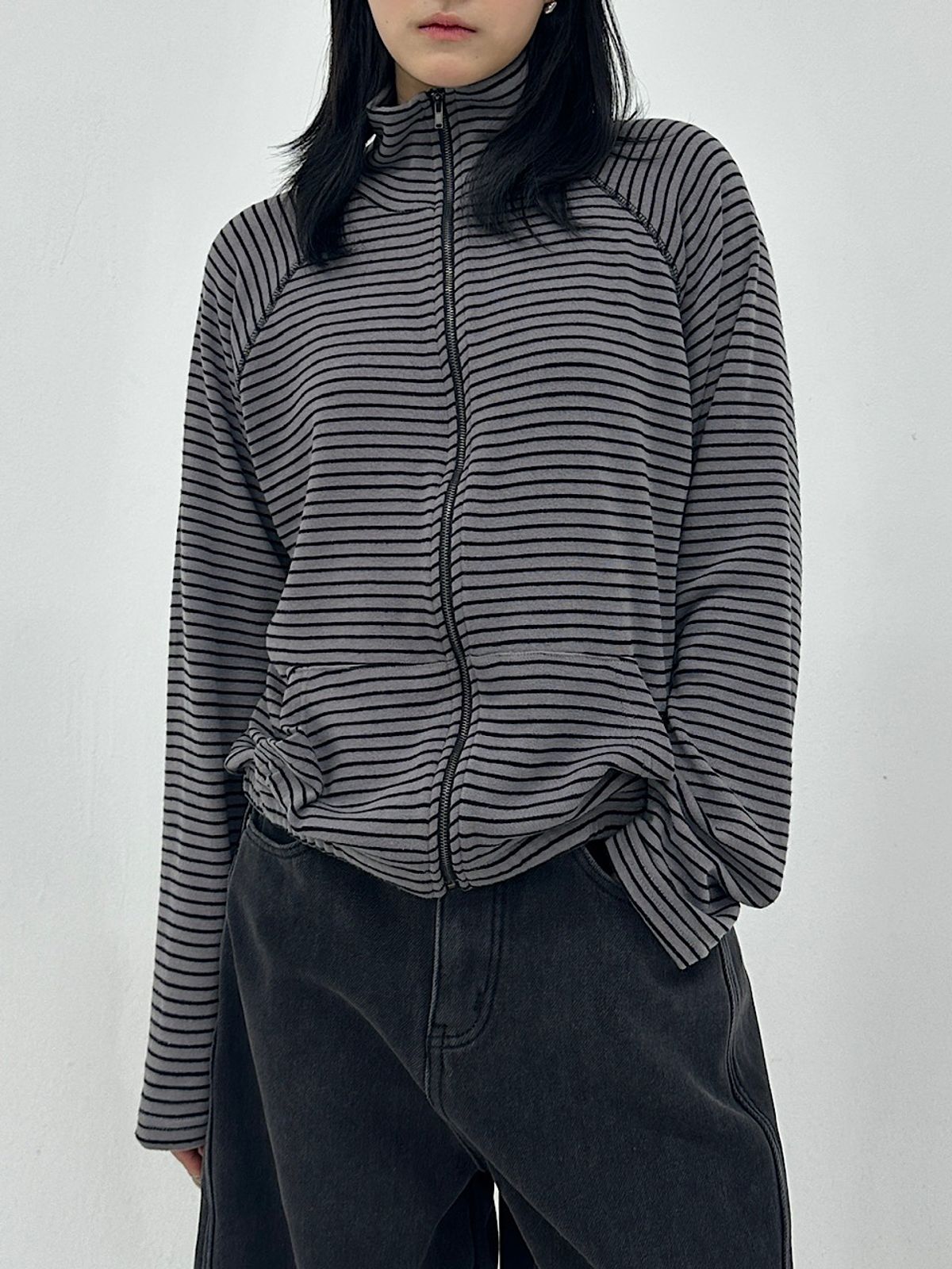 아포엠(APOEM) Stripe Zip-Up Top (2C)