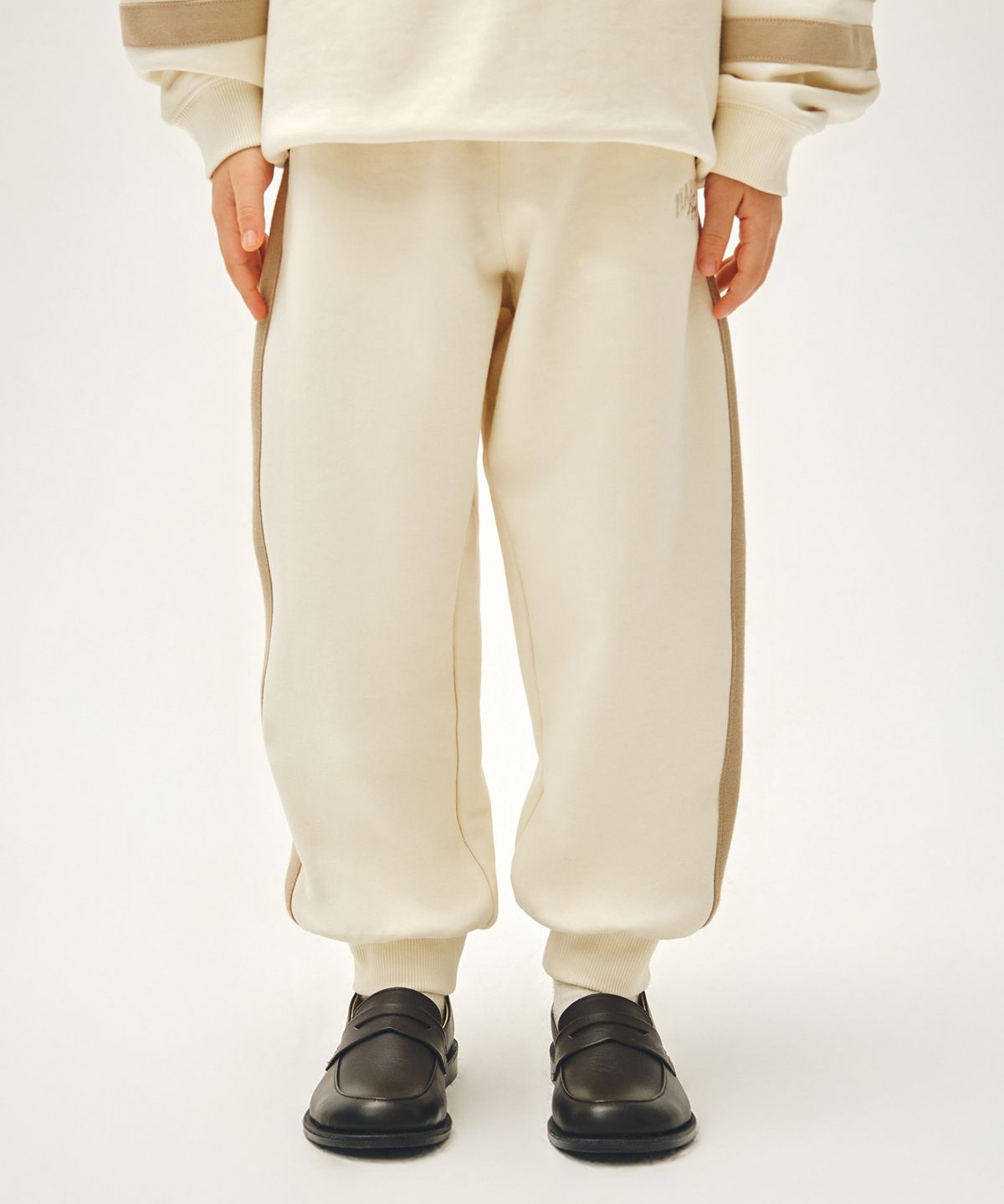 마리떼 키즈(MARITHÉ KIDS) KIDS SIDE POINT SWEAT PANTS ivory
