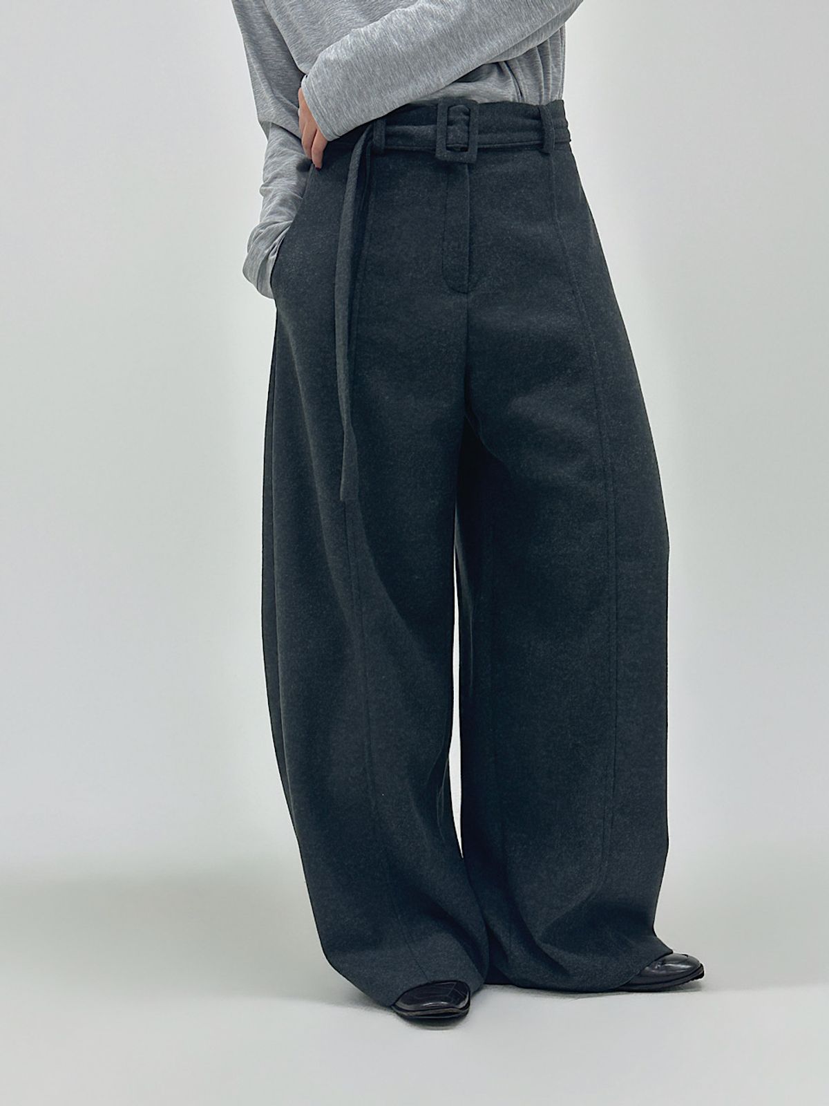 아포엠(APOEM) Belted Wide Trousers (2C)