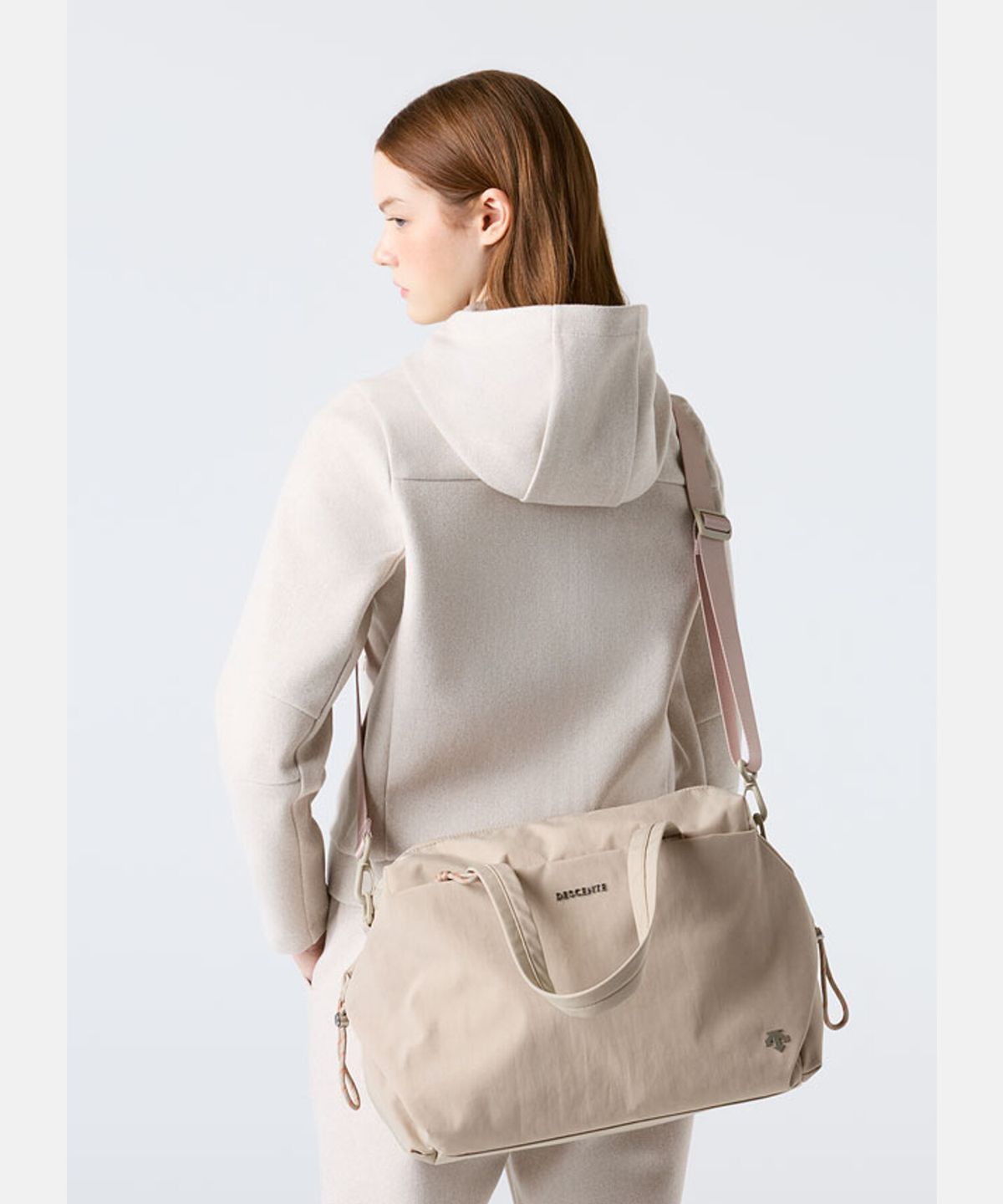 데상트(DESCENTE) 우먼스 트레이닝 짐백 베이지 SR122TBG10
