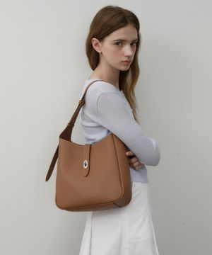 클래식 벨트 미디움 숄더 탄브라운