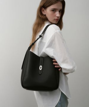 클래식 벨트 미디움 숄더 블랙