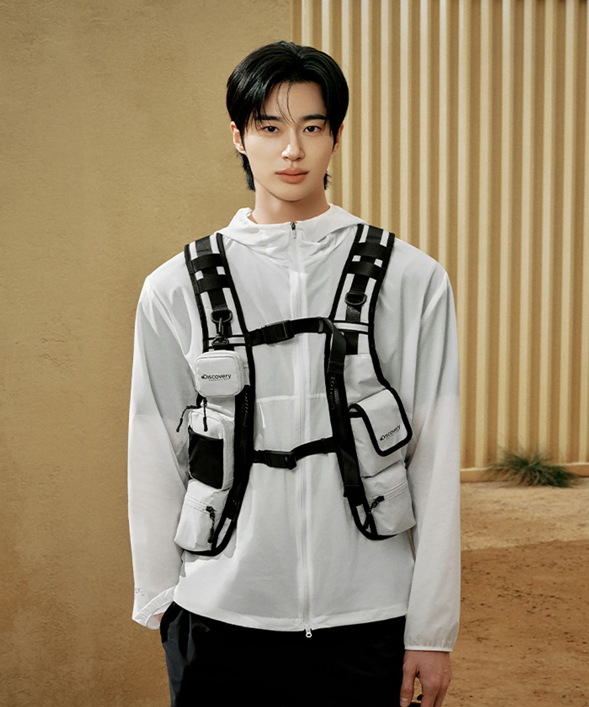 디스커버리 익스페디션(DISCOVERY EXPEDITION) 서스펜더 멀티포켓 유틸리티 바디백 (L/GREY)