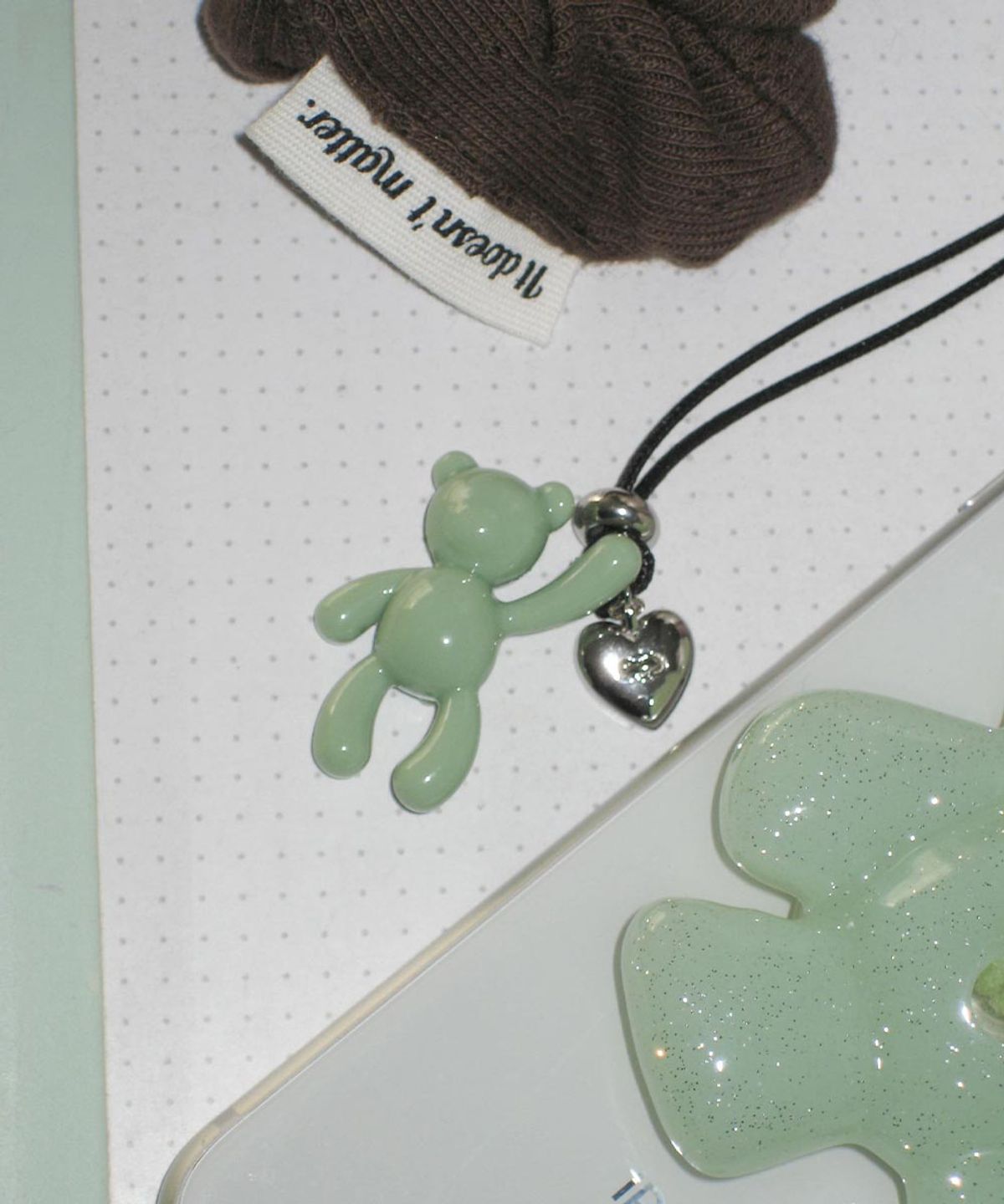 잇더즌매터(IT DOESN'T MATTER) [Formica] Bear hug necklace (Mint)