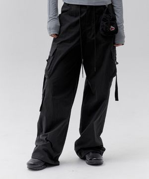 플레인 나일론 카고 팬츠 [블랙]