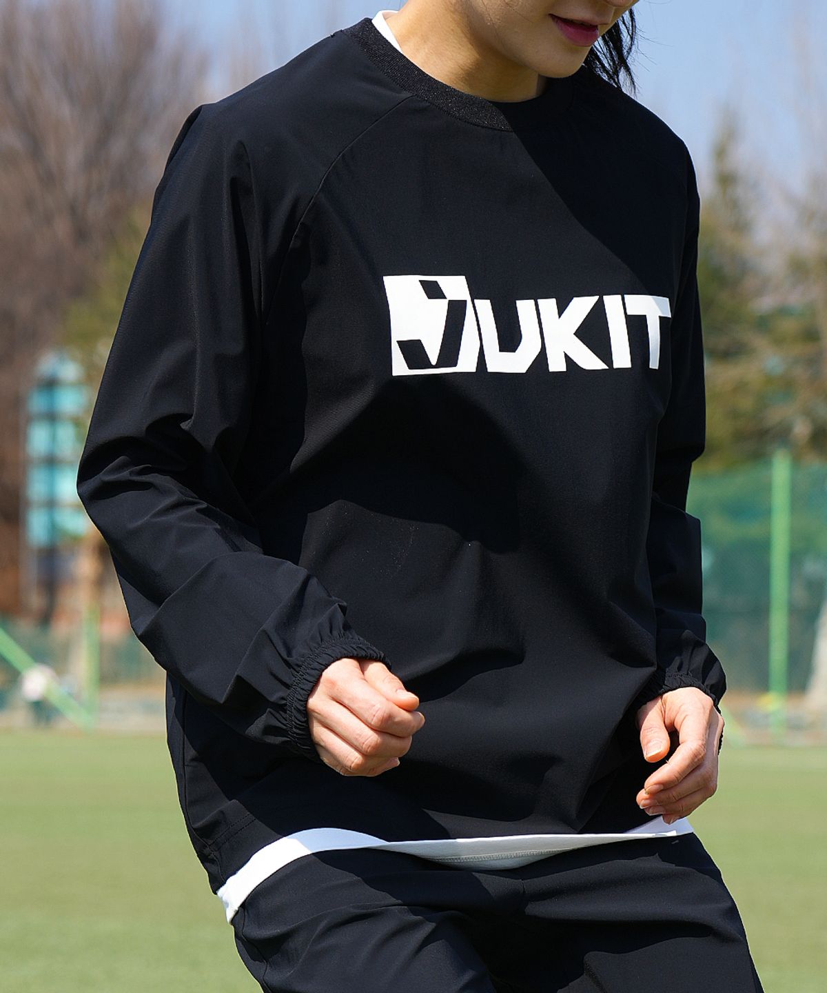 주키트(JUKIT) A1 우븐 플로우 맨투맨 풋살 축구 바람막이 - 블랙