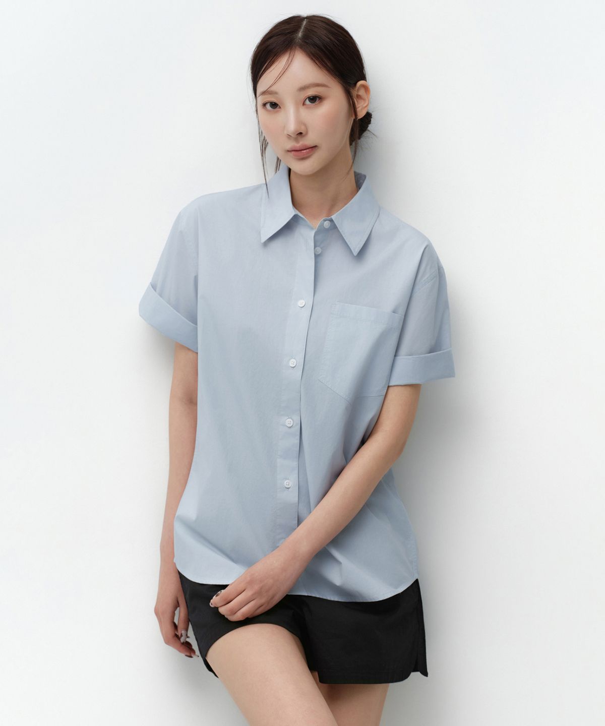 무신사 스탠다드 우먼(MUSINSA STANDARD WOMAN) 우먼즈 릴렉스드 소프트 포플린 반소매 셔츠 [스카이 블루]
