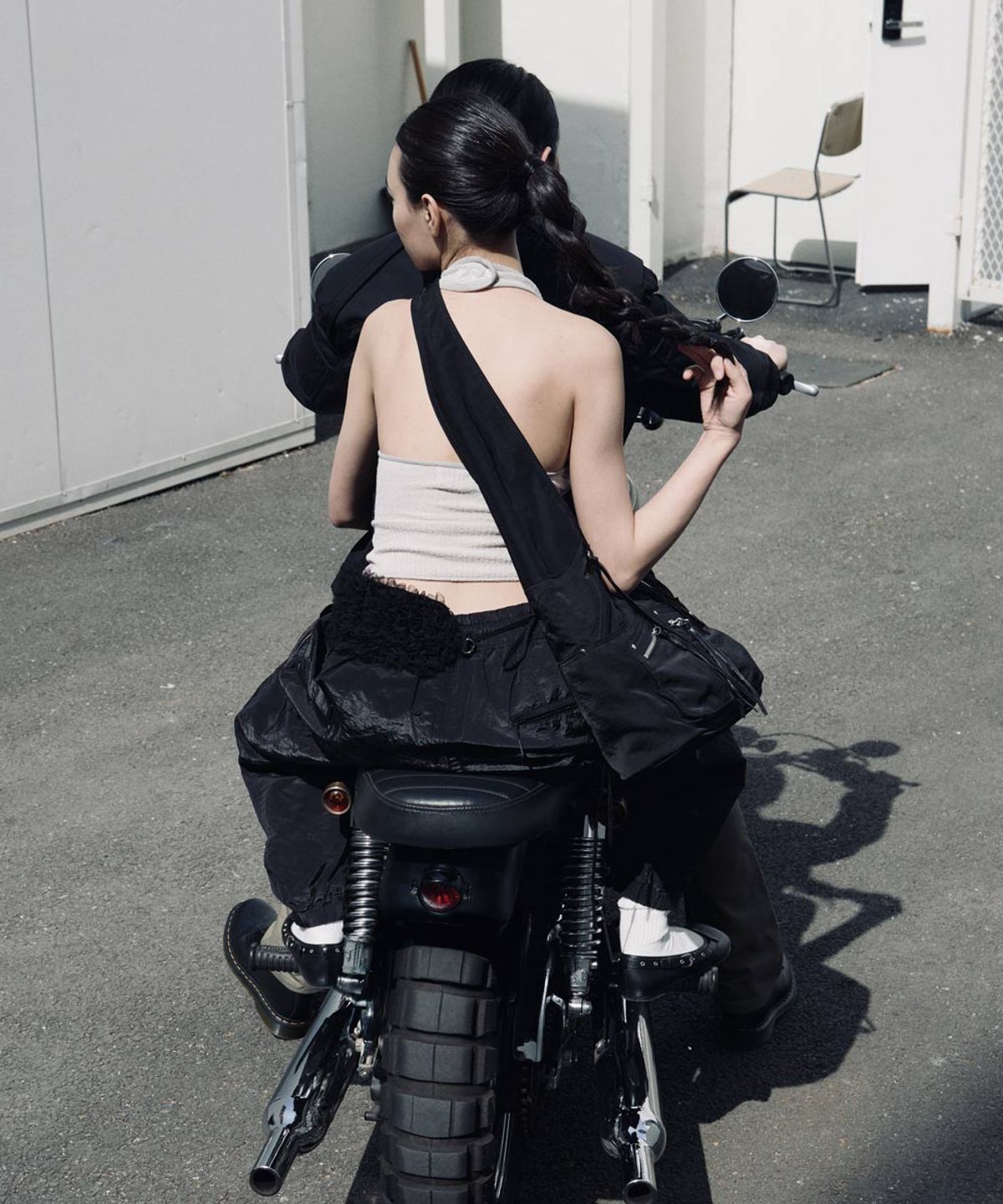 데뷔옹(DEBBYOUNG) CARGO SHOULDER BAG [BLACK]