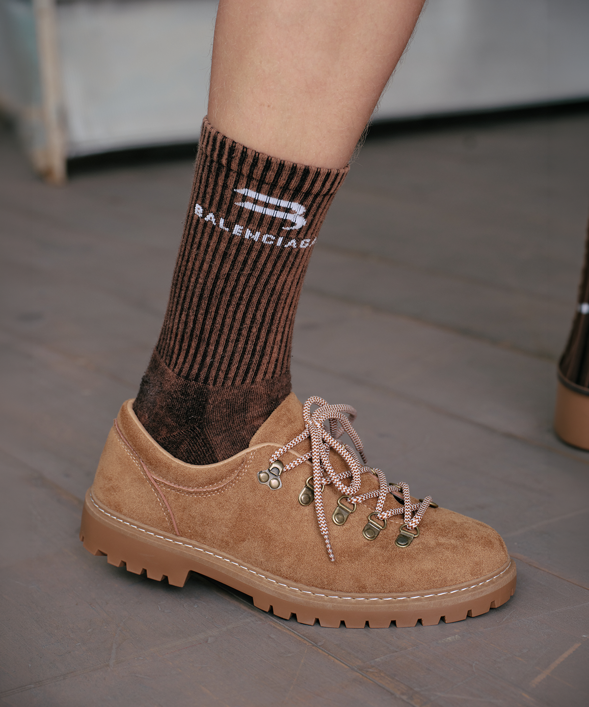 식스핏(6FT) [+4cm] TRAIL SUEDE TRACKERS (CAMEL)