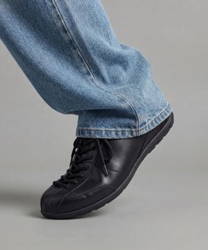 ARC SNEAKERS (BLACK)