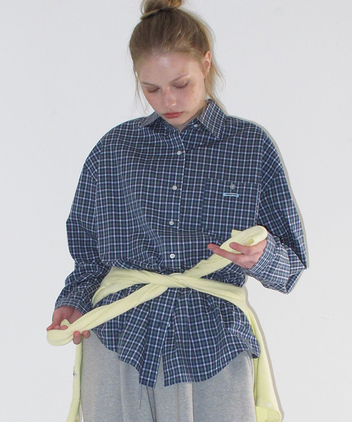 론론(RONRON) BUTTON POCKET OVERSIZED SHIRT NAVY CHECK