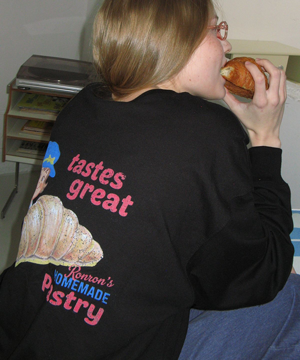 론론(RONRON) VINTAGE CROISSANT OVER FIT LONG SLEEVE BLACK