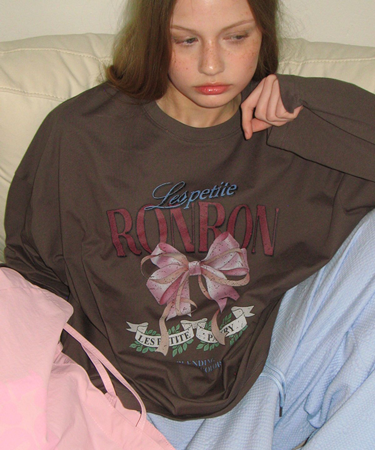 론론(RONRON) VINTAGE DOUBLE RIBBON LONG SLEEVE CHARCOAL