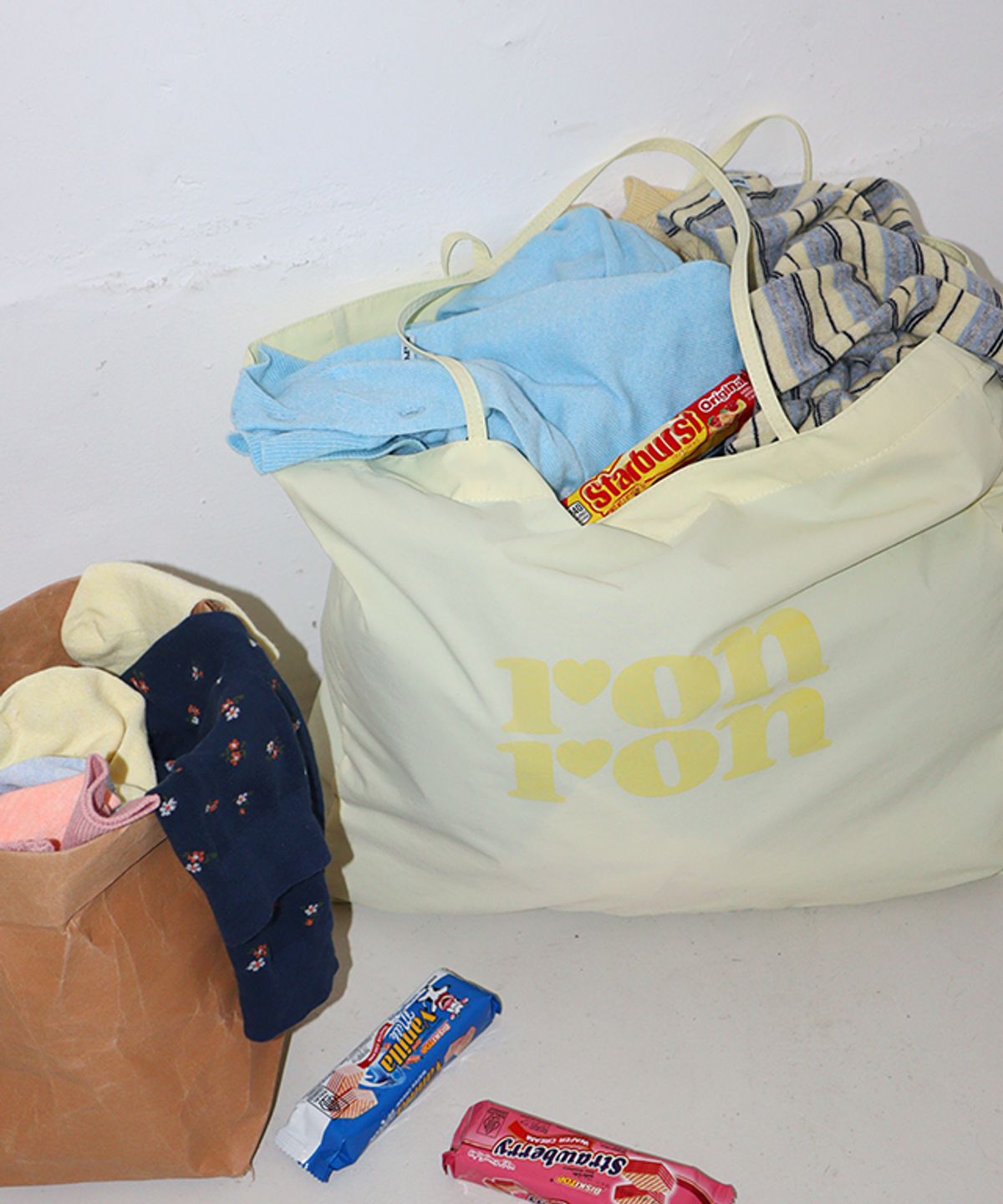 론론(RONRON) LOGO NYLON SHOPPER LEMON