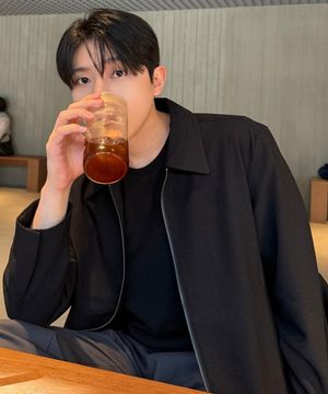 조직 변형 레귤러핏 블루종