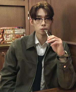 [오정규 PICK] 스웨이드 미니멀 집업 블루종 - 2color