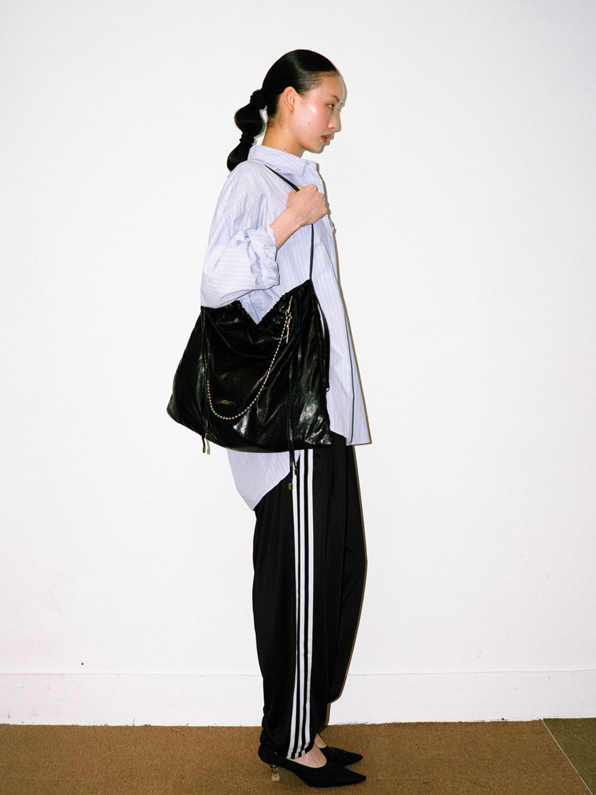 데뷔옹(DEBBYOUNG) DUST SHOULDER BAG [BLACK]